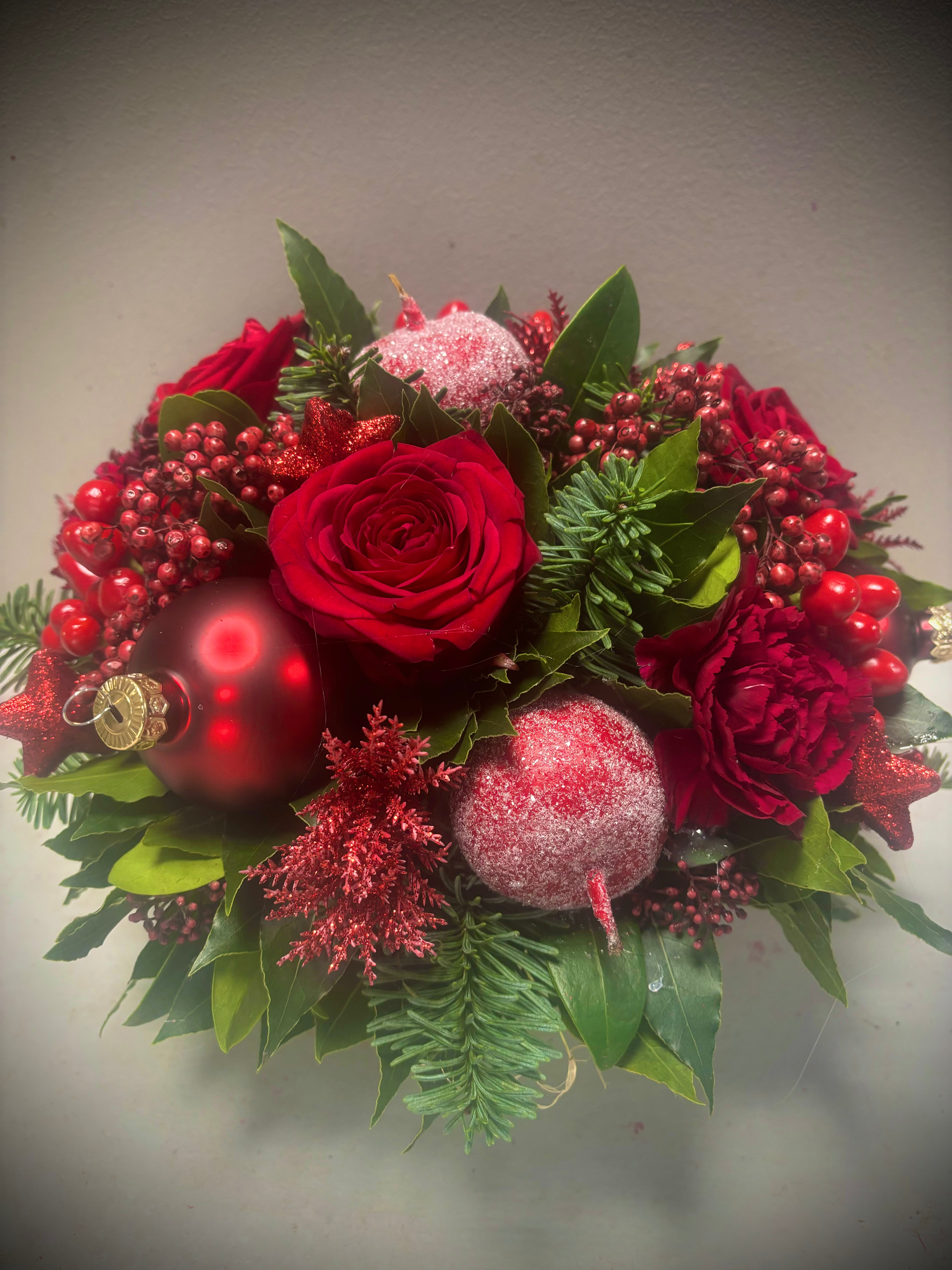 bloemstuk biedermeier rood kerst